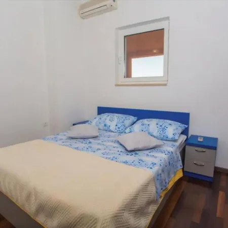 Grljusic - One Bedroom 208 Makarska